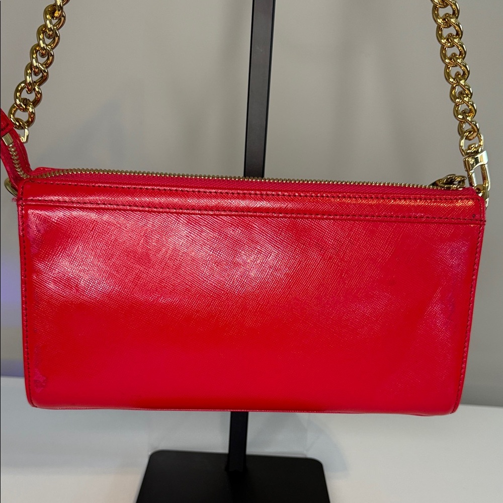 MCM Vintage Red Leather Shoulder Bag with Gold toned Chain - Picture 4 of 16